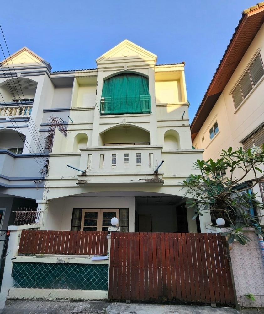 For SaleTownhouseNonthaburi, Bang Yai, Bangbuathong : 3 -story townhouse, Rama 5, Pibulsongkram 22, Soi Wall, 4 Bedrooms, 3 Bathrooms, only 2.9 minus.