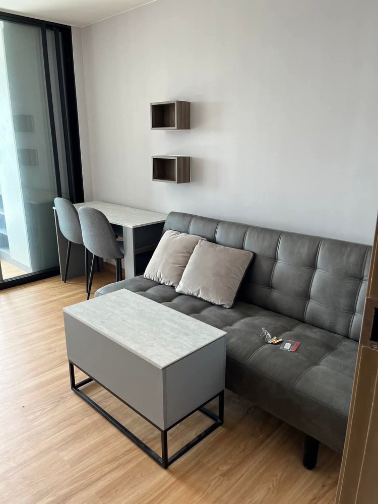 For RentCondoSamut Prakan,Samrong : 🍀 Condo for rent, The Cube Loft Srinakarin-theparak, near BTS, Yellow Sri Bearing 28.6 sqm. Beautiful room, full furniture, only 9500-