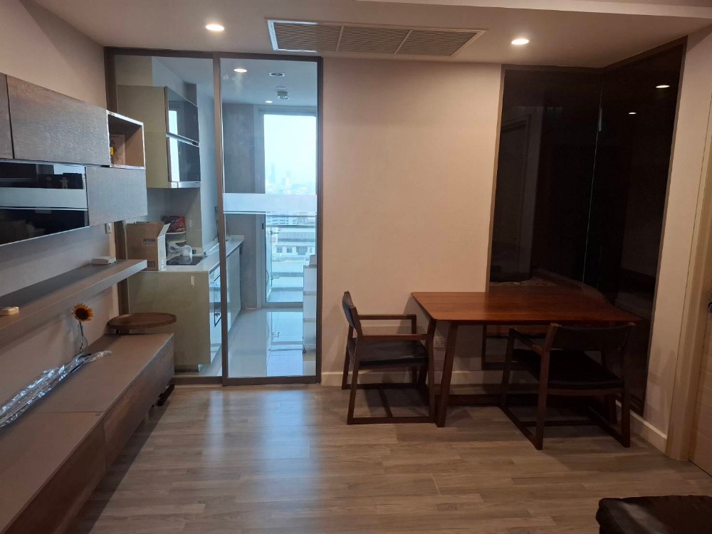 ให้เช่าคอนโดสาทร นราธิวาส : For Rent The room Sathorn pun road  1bed size 47 sq.m. F/F ready to move in