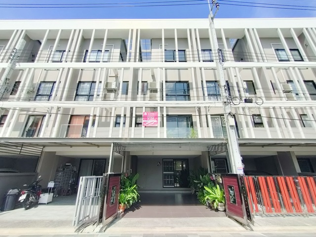 For RentTownhouseBangna, Bearing, Lasalle : Renting a 3.5 floor townhome, beautifully decorated with 35,000 baht per month