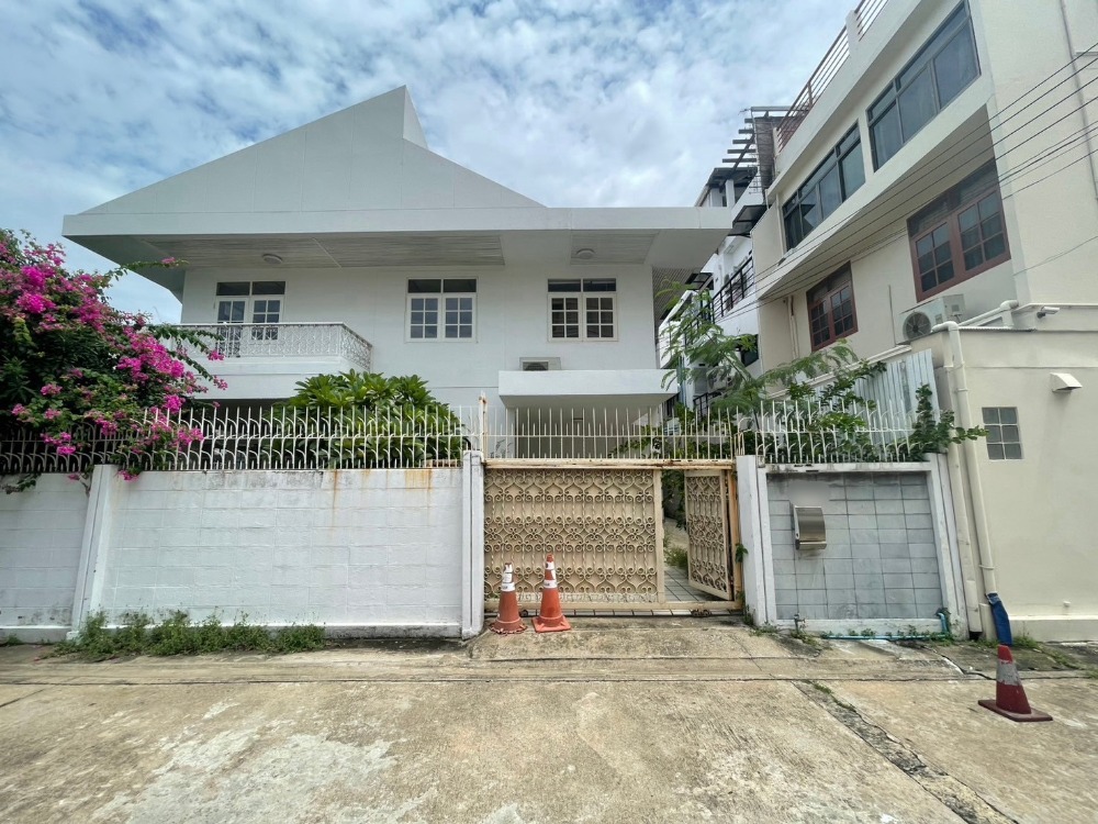 For SaleHouseSathorn, Narathiwat : Detached house 2-storey for sale - in Soi Yennakart