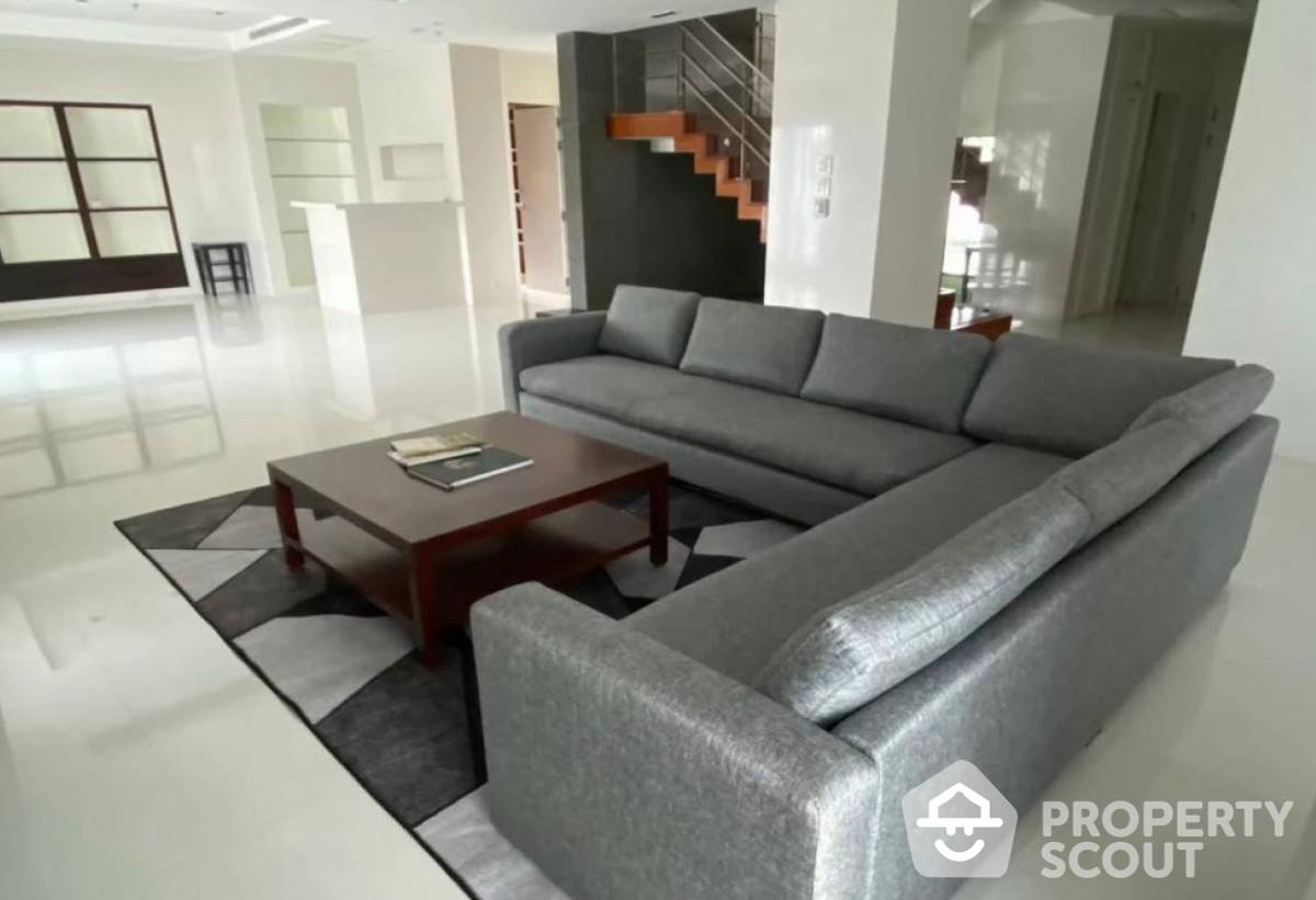 For RentCondoWitthayu, Chidlom, Langsuan, Ploenchit : 4-BR Serviced Apt. near BTS Phloen Chit