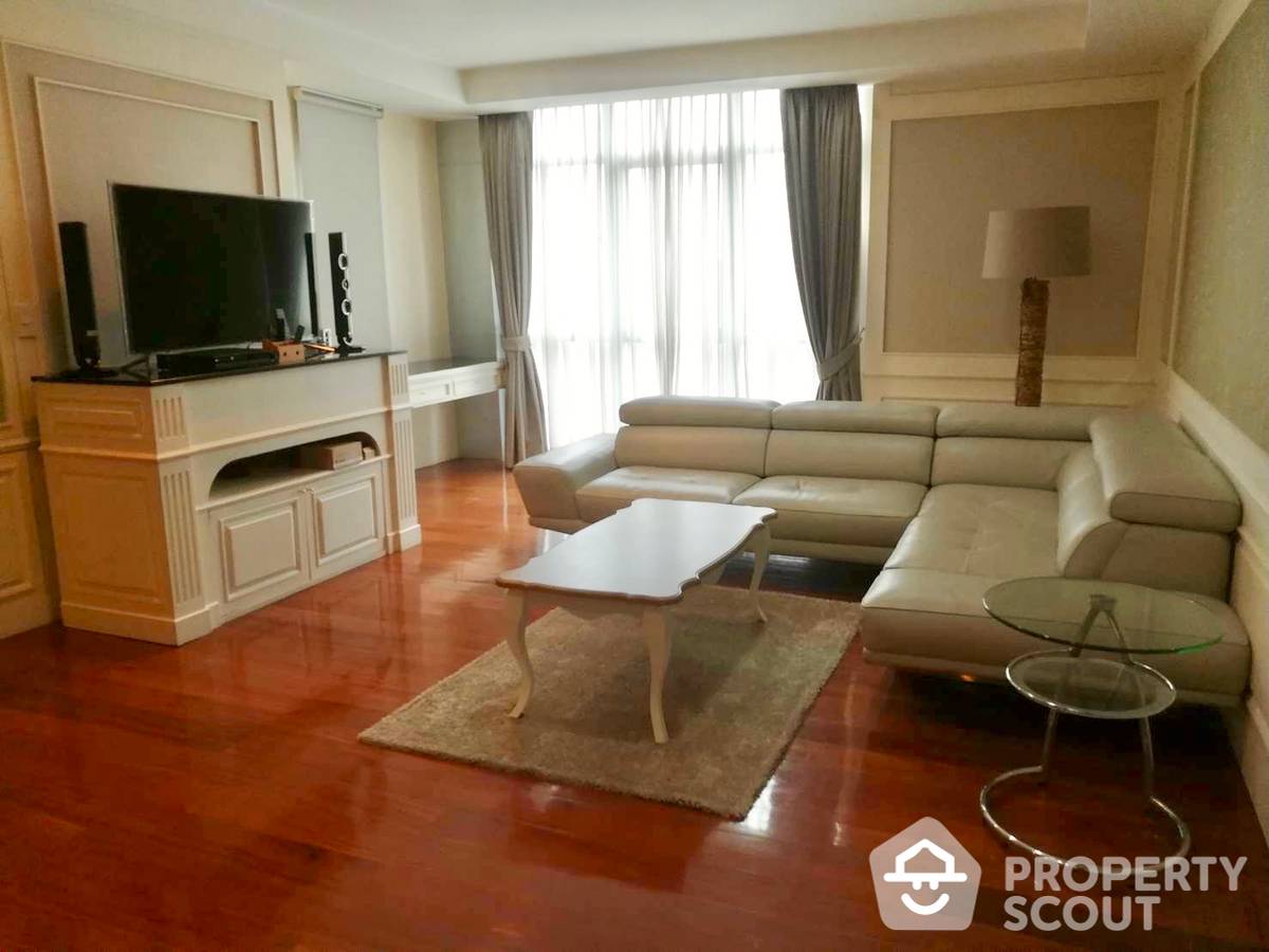 For RentCondoSukhumvit, Asoke, Thonglor : 3-BR Condo at Nusasiri Grand Condominium near BTS Ekkamai