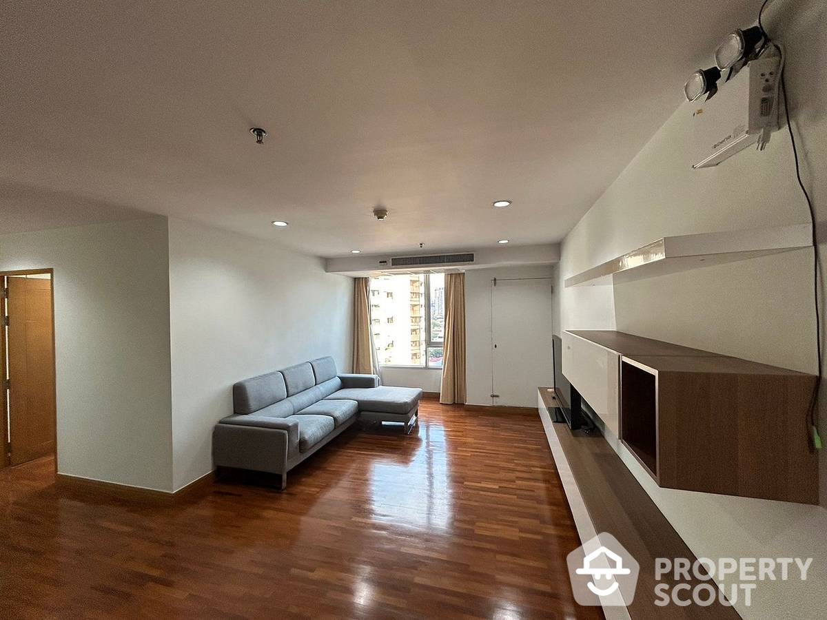 For RentCondoSukhumvit, Asoke, Thonglor : 2-BR Apt.