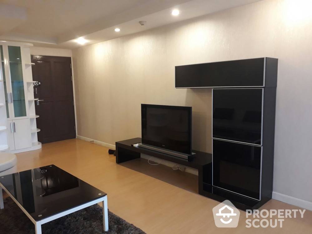 For RentCondoOnnut, Udomsuk : 2-BR Condo at Zenith Place @ Sukhumvit Condominium near BTS Phra Khanong