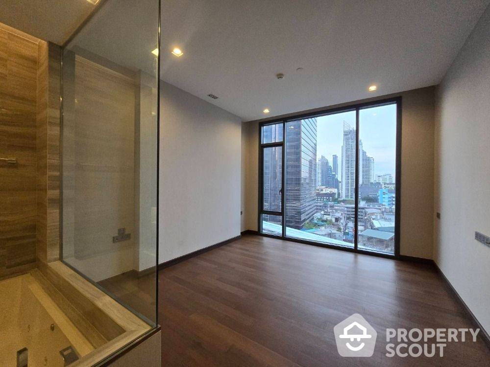 For SaleCondoNana, North Nana,Sukhumvit13, Soi Nana : 2-BR Condo at Q1 Sukhumvit near BTS Nana