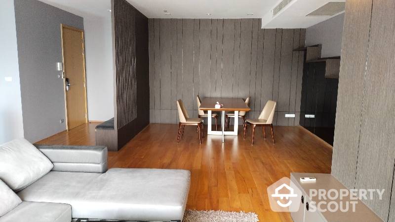 For SaleCondoNana, North Nana,Sukhumvit13, Soi Nana : 3-BR Condo at Hyde Sukhumvit 13 Condominium near BTS Nana