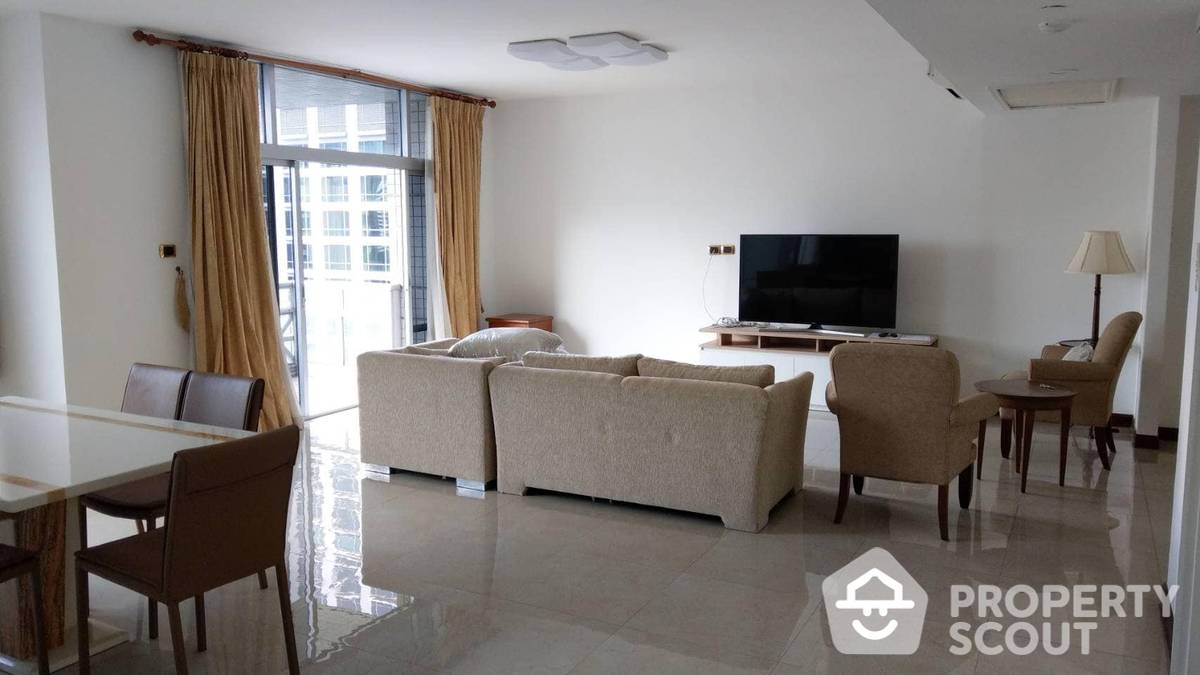 For SaleCondoWitthayu, Chidlom, Langsuan, Ploenchit : 3-BR Condo at All Seasons Mansion Condominium near BTS Phloen Chit