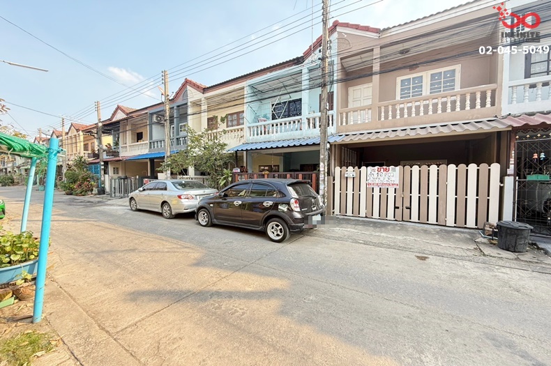 For SaleTownhousePathum Thani,Rangsit, Thammasat : Sell ​​and rent 2 -story townhouse 16 square wah, Air Villa Village, Lam Luk Ka Khlong 2, Soi Lam Luk Ka 17, Lam Luk Ka Road