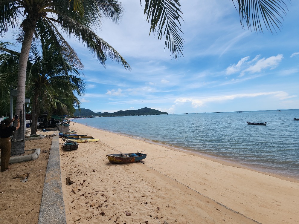 ขายคอนโดพัทยา บางแสน ชลบุรี สัตหีบ : คอนโดใกล้หาดบางเสร่ 650 เมตร 1ห้องนอน1ห้องน้ำ 33.58 ตร.ม ห้องตกแต่งเฟอร์นิเจอร์ครบ พร้อมเข้าอยู่ ราคา 2.499 ล้านบาทท เท่านั้น