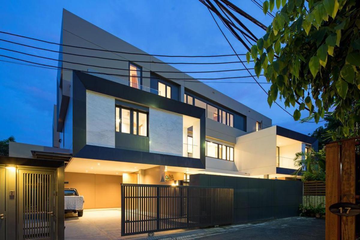 For SaleHouseSukhumvit, Asoke, Thonglor : Modern style villa with private pool 
For Sale