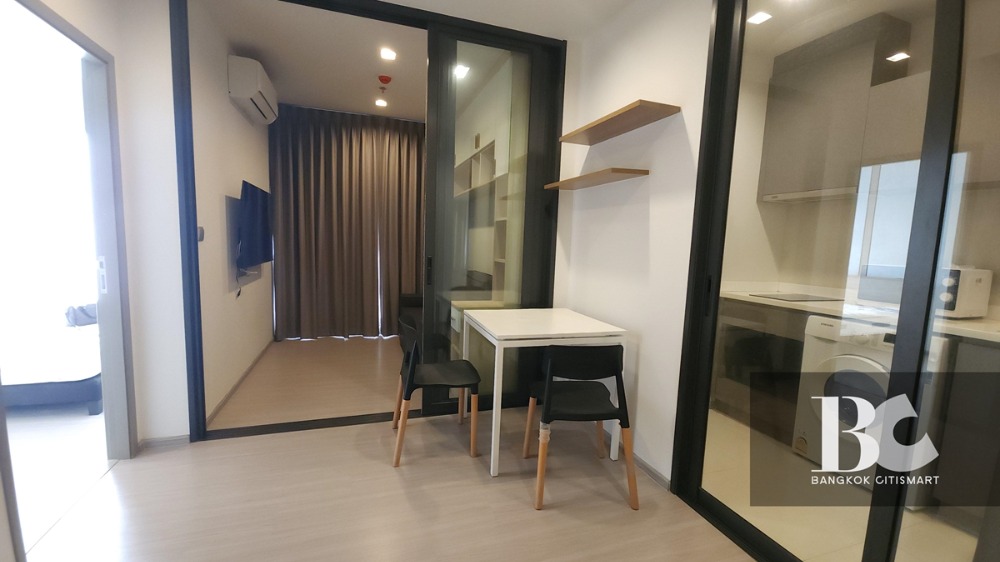 For SaleCondoRama9, Petchburi, RCA : urgent! Hot Deal, good price, condo in the heart of Rama 9 at Life Asoke Hype