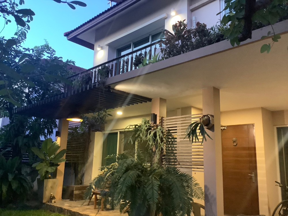 For RentHousePattanakan, Srinakarin : 2 -storey detached house for rent, Villa Srinakarin, Air Furniture, with 3 bedrooms, 3 water, rental price 50,000 baht per month