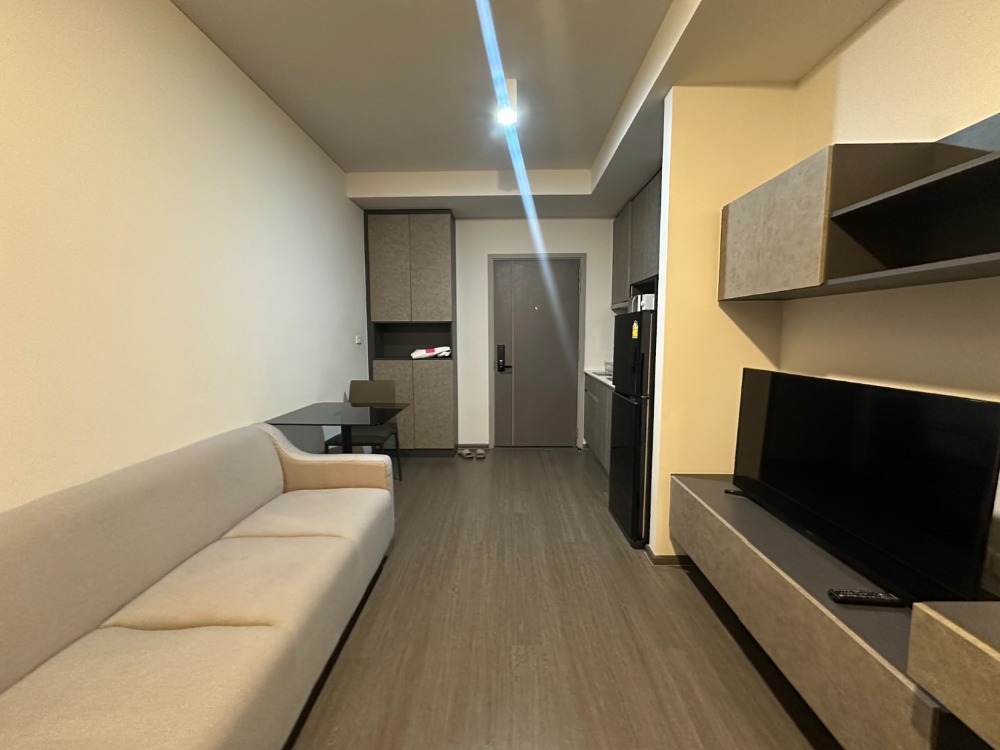 For RentCondoSapankwai,Jatujak : Near BTS Chatuchak-Ari Condo IDO, Phahon Chatuchak, high class, rented 23,000 matches, can see the real room every day. Can contact chic