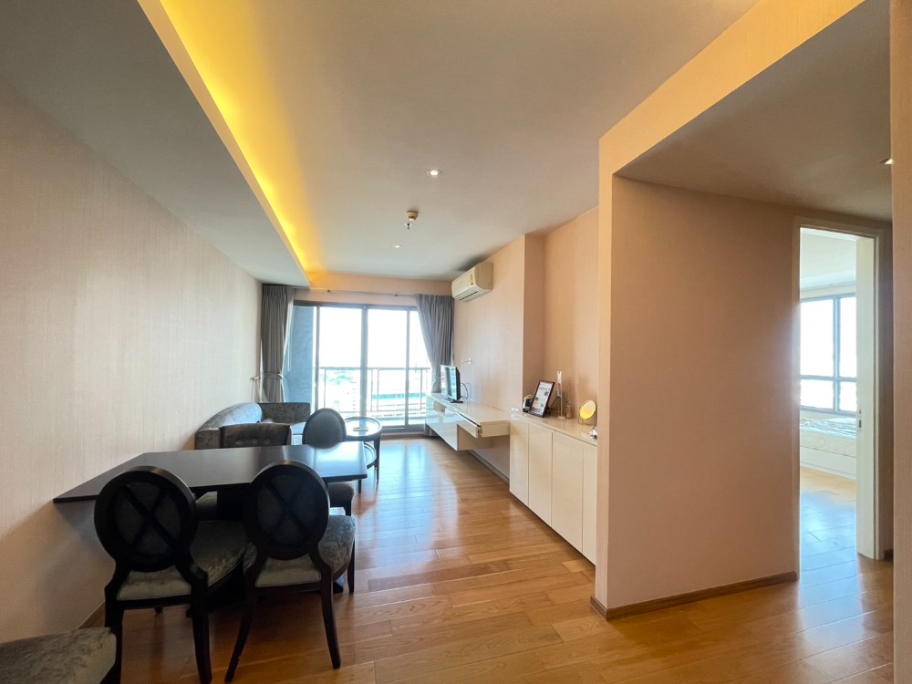 For SaleCondoSukhumvit, Asoke, Thonglor : For Sell H Sukhumvit 43 condominium 2 bedroom with bathtub conner unit Rare item