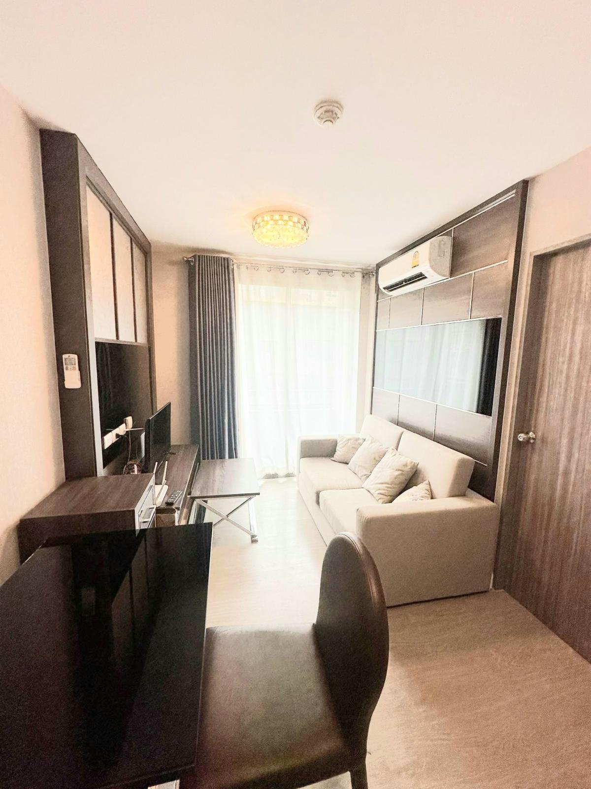 For SaleCondoRatchadapisek, Huaikwang, Suttisan : For Sale - Metro Luxe Ratchada, 1 BR, Near MRT Suttisan and MRT Huaykhang