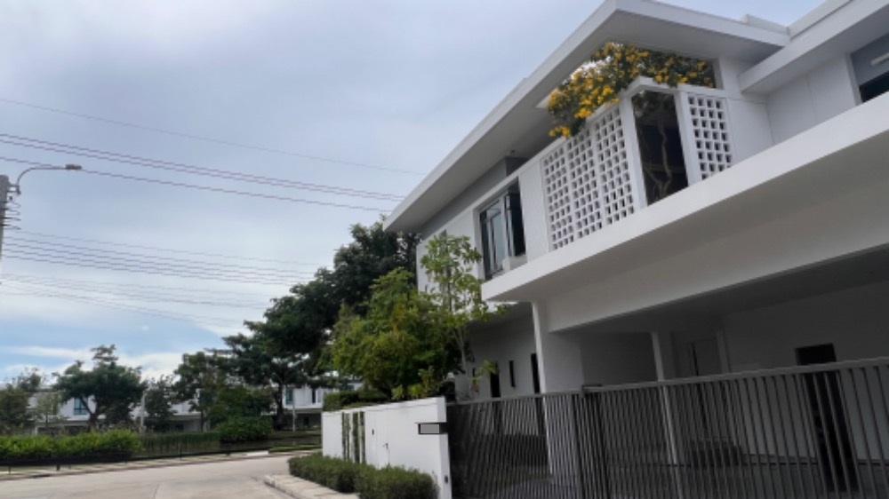 For RentHouseSamut Prakan,Samrong : Rental after the corner 98 Sq. 4 beds, 5 water houses, 2 -storey house, Manthana Bangna, Km 15