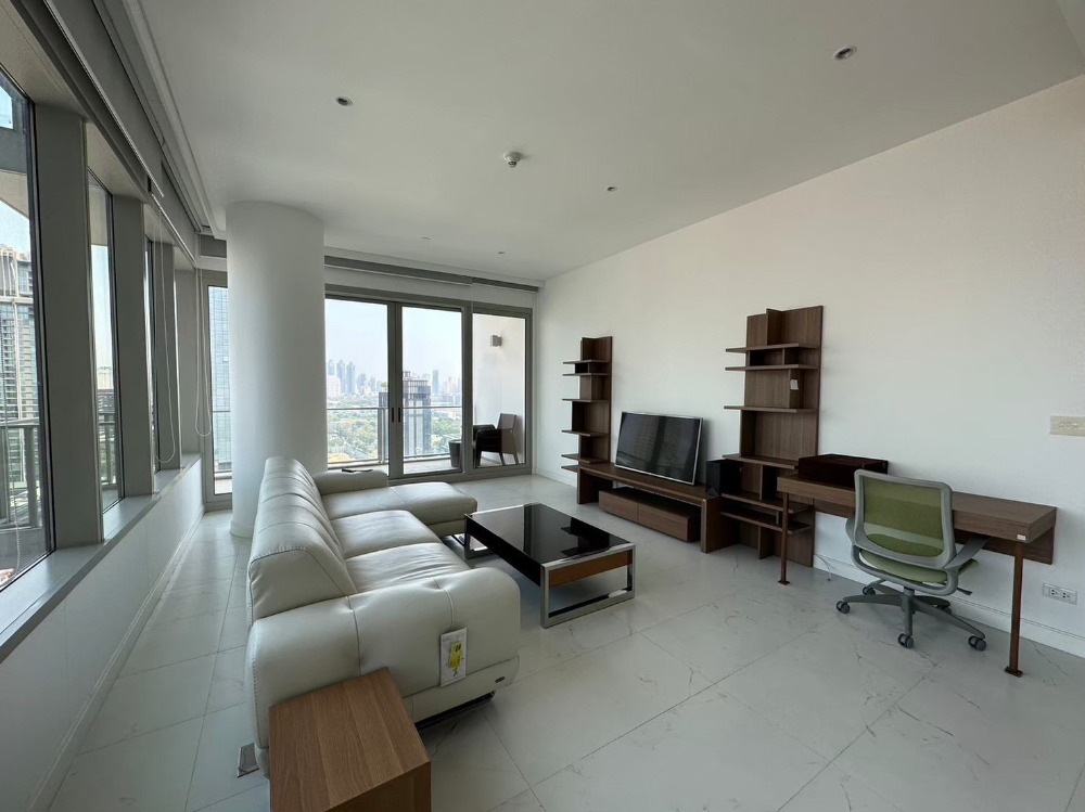 ขายคอนโดวิทยุ ชิดลม หลังสวน : LTHC11856 - 185 Rajadamri FOR SALE Size 126.63 sqm. 2 beds 2 baths Near MRT Ratchadamri Station ONLY 45 MB