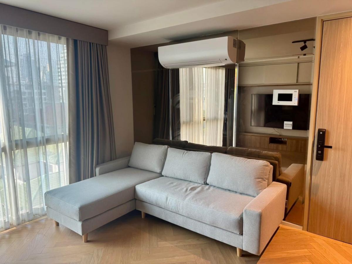 For RentCondoSukhumvit, Asoke, Thonglor : ❤️❤️ Rent a condo S47 Sukhumvit Soi Sukhumvit 47. Interested in Line 0859114585 ❤️ Soi has Rainhill opposite Saeng Chai Shop. Convenient transportation near Thonglor Chang Phong Station The alley is very safe and quiet. The whole building has 8 floors, 40