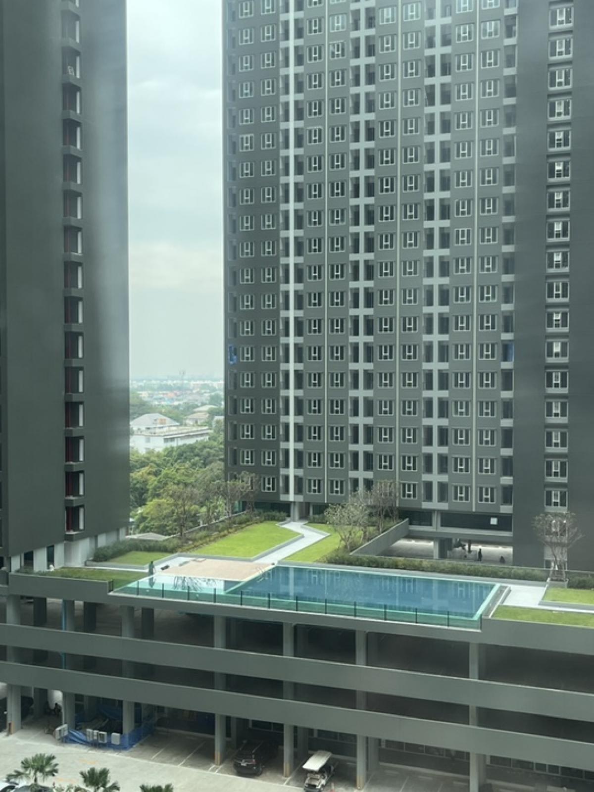 Sale DownCondoBangna, Bearing, Lasalle : 🔥 Sell as much as 🔥 Regent Bangna, 8th floor, the pool view does not add only 1.2 million baht. 👏 Urgent sale before transferring