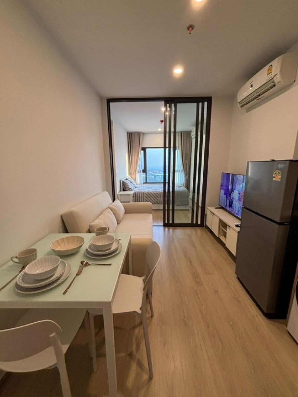 ให้เช่าคอนโดคลองเตย กล้วยน้ำไท : Special price 19,999/ month for rent Life Asoke Rama4 1 bedroom river view newly room