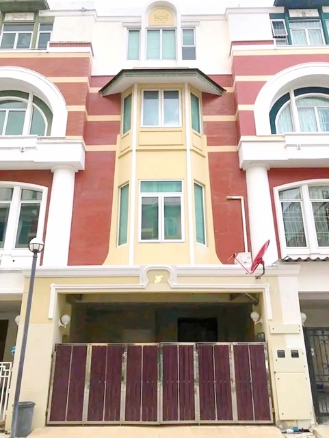 For RentTownhouseOnnut, Udomsuk : Soi Udomsuk 31-41 BTS Udomsuk 2.1km. Central Bangna 1.2km. Very large home office for rent 4-storey