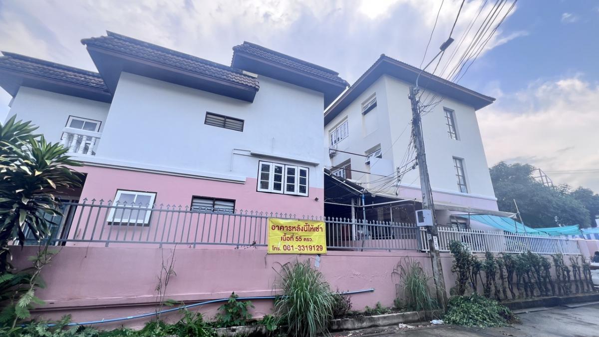 For RentShophousePinklao, Charansanitwong : !!!! House for rent, Piam Rak Village, near the Southern Bus Terminal, 40 sq.w., 3rd floor, 3 bedrooms, 2 bathrooms, office, office, good value, contact Khun Surin 0813319129