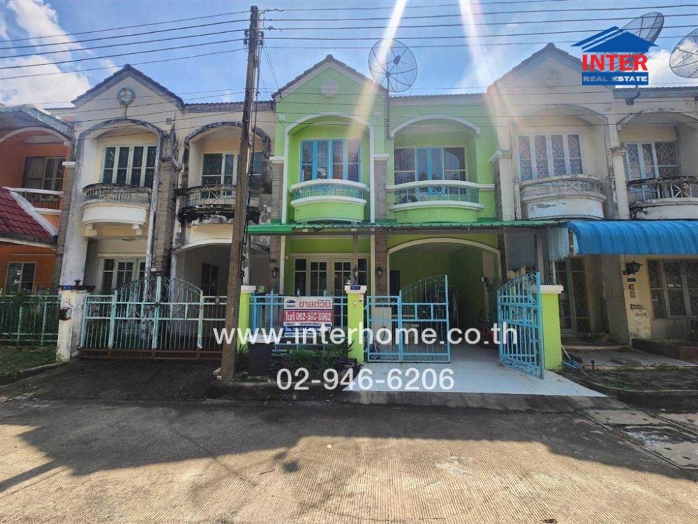 For SaleTownhouseNakhon Pathom : 2-story townhouse, 20 sq.w., Parichat-Pinklao Village Soi Krathum falls 1 (Parichat Village) Phutthamonthon Sai 4 Road Borommaratchachonnani Road, Sampran Nakhon Pathom