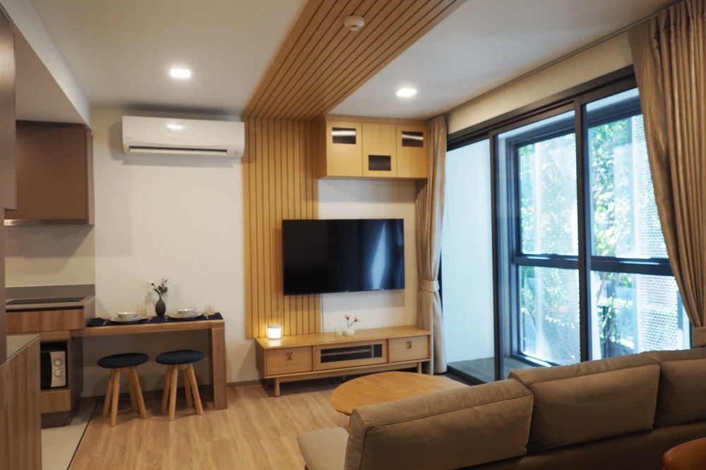 For RentCondoSukhumvit, Asoke, Thonglor : Condo, 2nd floor, with furniture for rent in Ekkamai area, near Dong Ki Mall, Thonglor only 700 meters