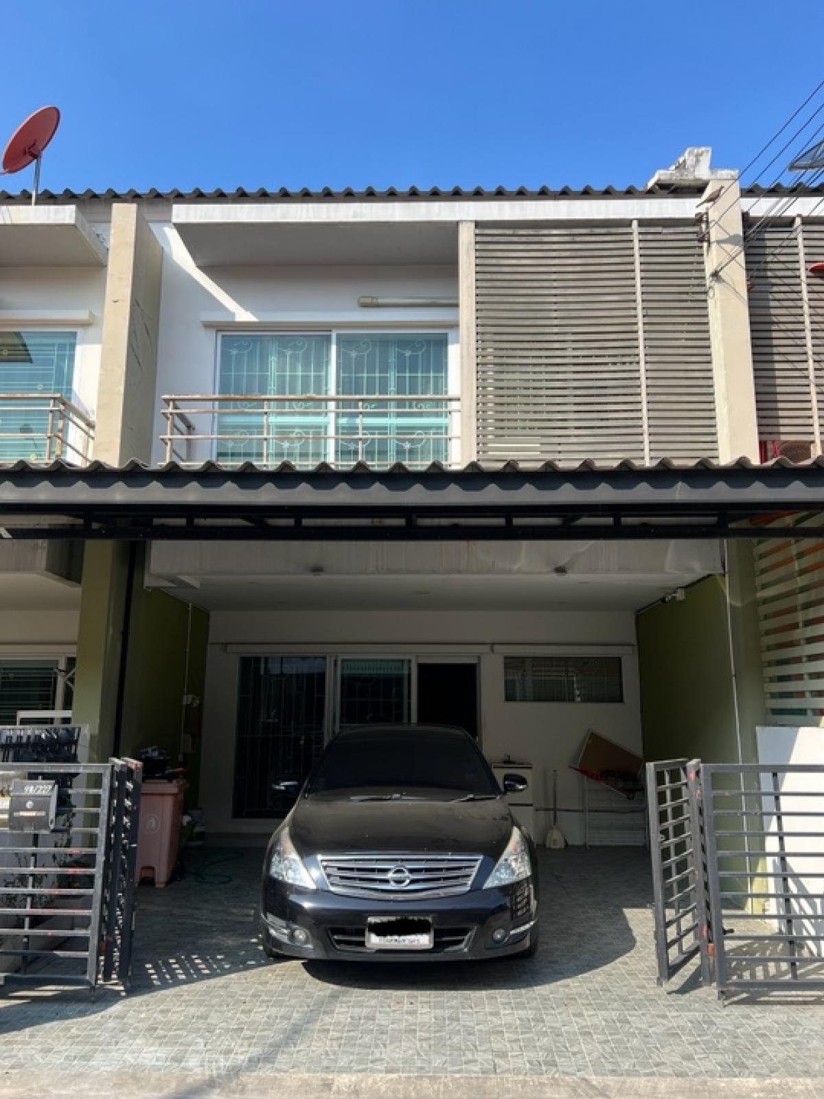 For RentTownhouseRama5, Ratchapruek, Bangkruai : C1387 2-story townhome for rent, The Trust Town, Ratchaphruek-Rattanathibet 1, on the main road, Ratchaphruek Road, opposite the Chic Republic Ratchapruek (The Trust Ratchaphruek-Rattanathibet 1)