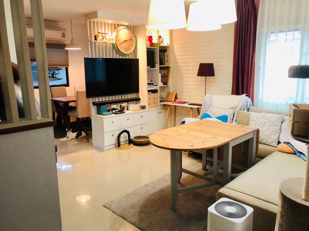 For RentHousePattanakan, Srinakarin : P-2195 for rent in Pruksa Ville 73, the development of a beautiful house behind the corner, complete with