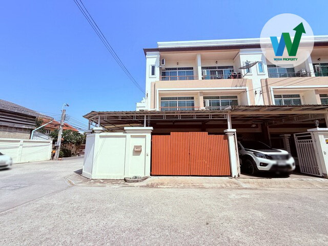 For SaleTownhouseSamut Prakan,Samrong : Looking for a townhome, opening an office, opening the village company, Mathulda, Sukhumvit 76, area 42.4 square wah behind the corner