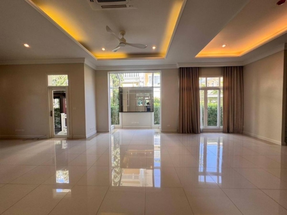 For SaleHouseKaset Nawamin,Ladplakao : For Sale! Ultra-Luxury Mansion with 4 Bedrooms in Ladprao I The Royal Residence // & Quot; Near or in the Vicinity of the Kaset-Nawamin Area