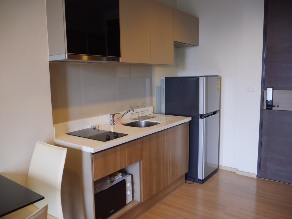 For RentCondoSathorn, Narathiwat : OMG105  < Available 27-Feb-25 >  Nice 1 Bedroom near Sathorn CBD for RENT @ [ Rhythm Sathorn ]