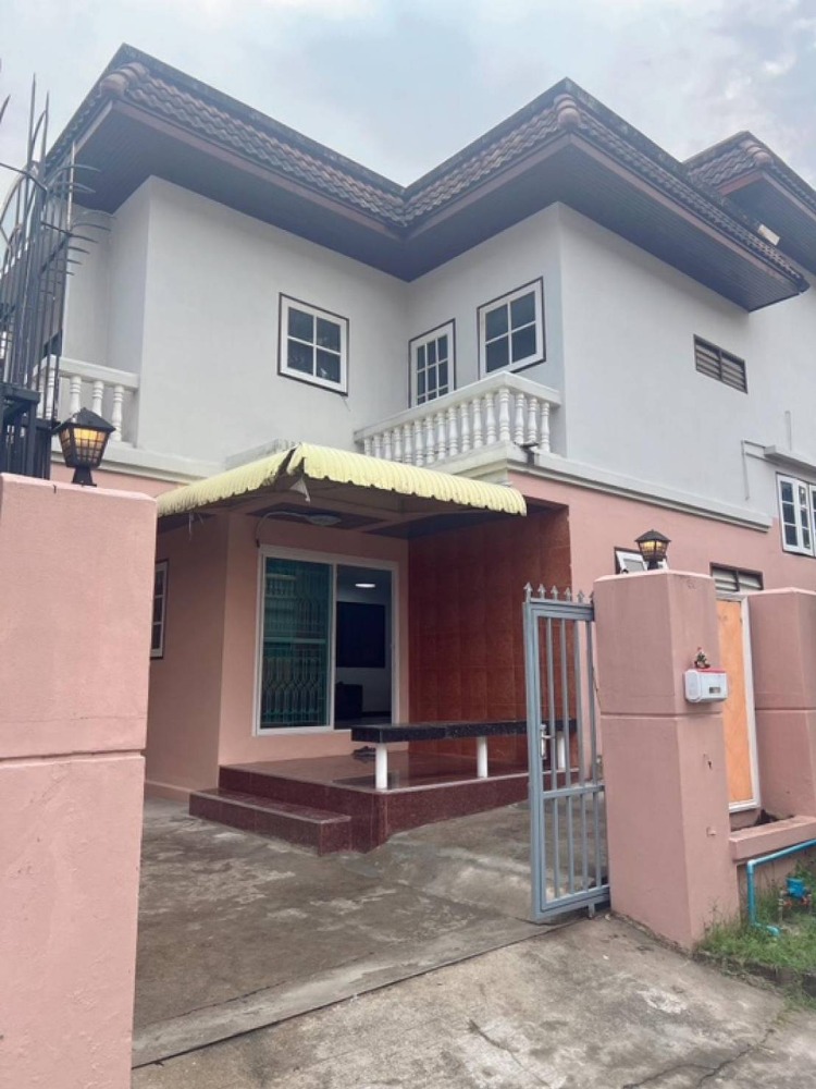 For RentTownhousePinklao, Charansanitwong : Rent a townhouse Boromarajonani -Phutthamonthon 1 zone near the new Southern Line is only 2 minutes.