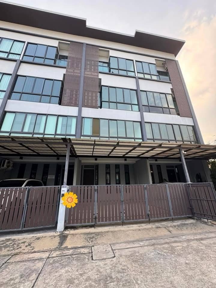 For RentHome OfficeLadprao101, Happy Land, The Mall Bang Kapi : 4 -story home office for rent, 4 bedrooms, 5 bathrooms, good location, METRO LIFE Project, Lat Phrao 91 Home Office 4 floors #Near the Yellow Line Skytrain, rent 65,000 baht/month #Can register the company