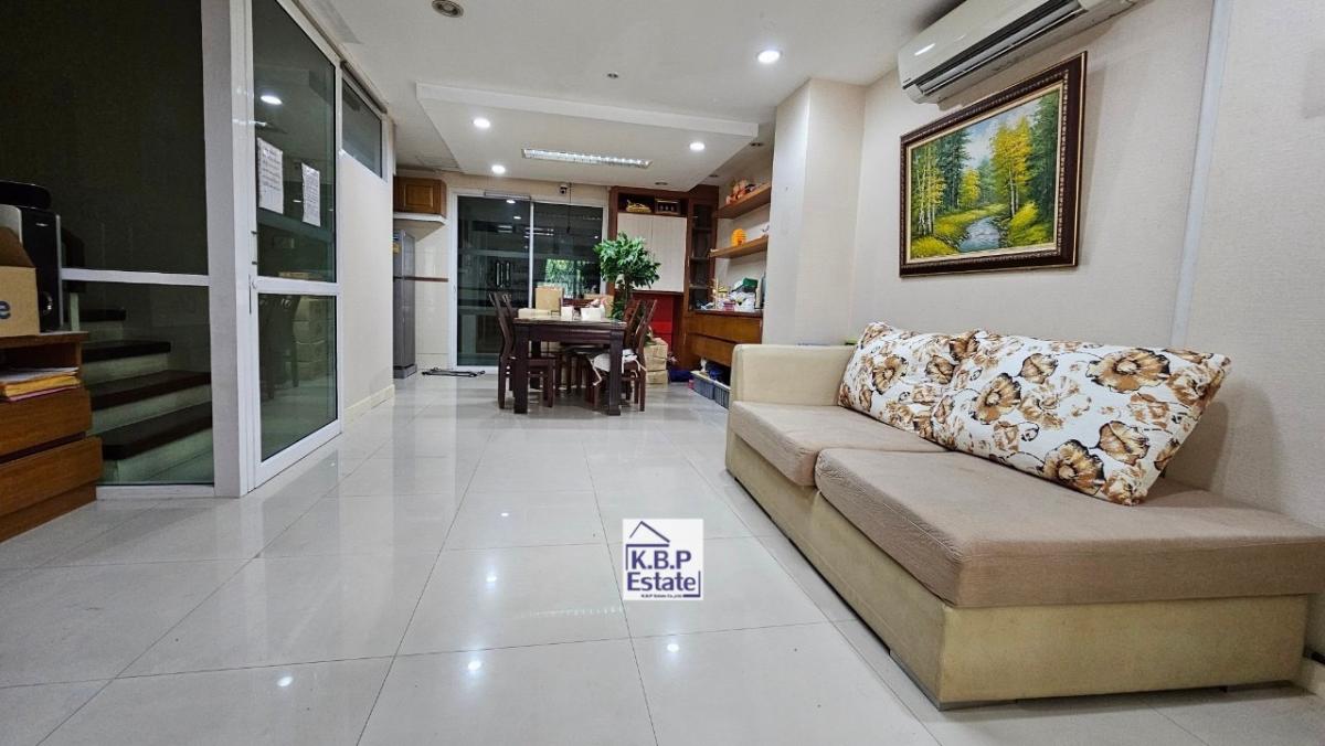 For SaleTownhomeSathorn, Narathiwat : Sell ​​Townhome Thanapat House, Sathorn -Narathiwat 22 sq.wah, quiet position house