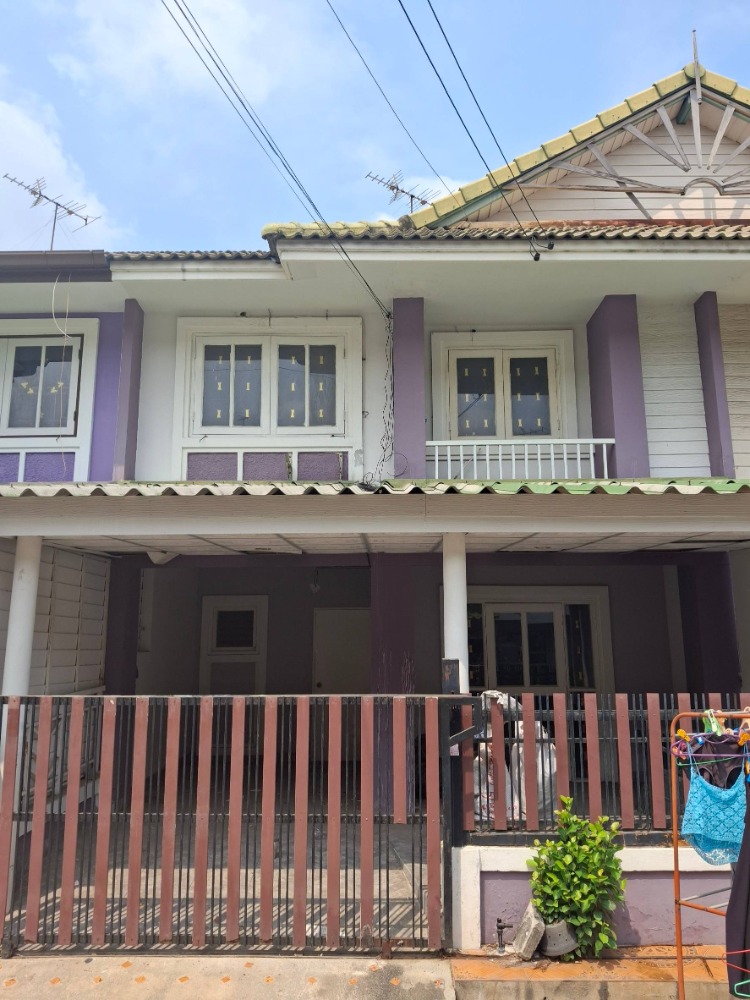 For SaleTownhousePathum Thani,Rangsit, Thammasat : Urgent sale !!! Pruksa Bee Village, Rangsit Khlong 3