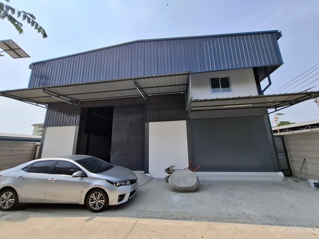 For RentWarehouseLadkrabang, Suwannaphum Airport : RK610 for rent and selling warehouses 100 square meters. Usable area 489 sqm. Warehouse 304 sqm. Office 65.6 sq.m. King Kaew 64