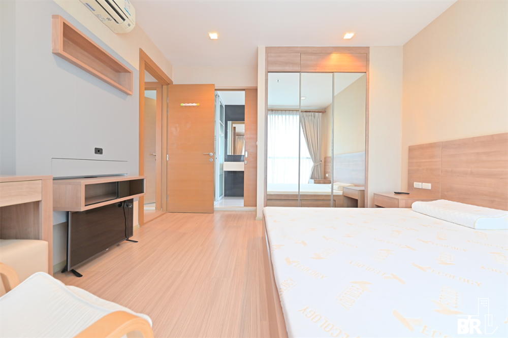 ให้เช่าคอนโดรัชดา ห้วยขวาง : Rhythm ratchada huaikwang  ชั้นสูง  onebed    51 sqm  28,000 b