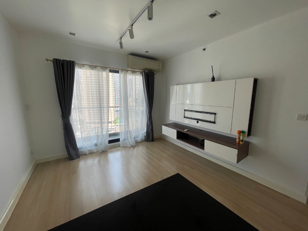 ให้เช่าคอนโดสาทร นราธิวาส : The Seed Mingle 2 Bed High floor 21 nice view only 33,000 thb