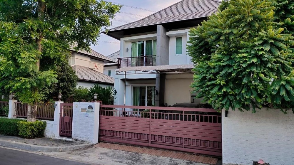 For RentHouseBangna, Bearing, Lasalle : Rent a single house, Blue Lagoon, Bang Na-Air Furniture Ring Road There are 4 bedrooms, 5 bathrooms, 1 housekeeper. Rental price 57,000 baht per month