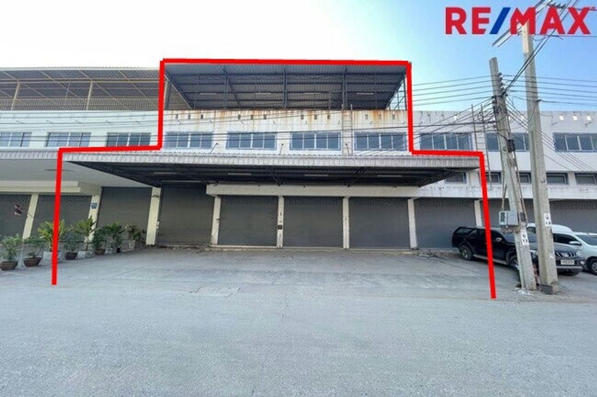 For SaleWarehouseSamut Prakan,Samrong : Sell ​​Bang Phli warehouse A total of 700 sqm. Location near Bang Pu Bang Phli Industrial Estate, King Kaew and Suvarnabhumi