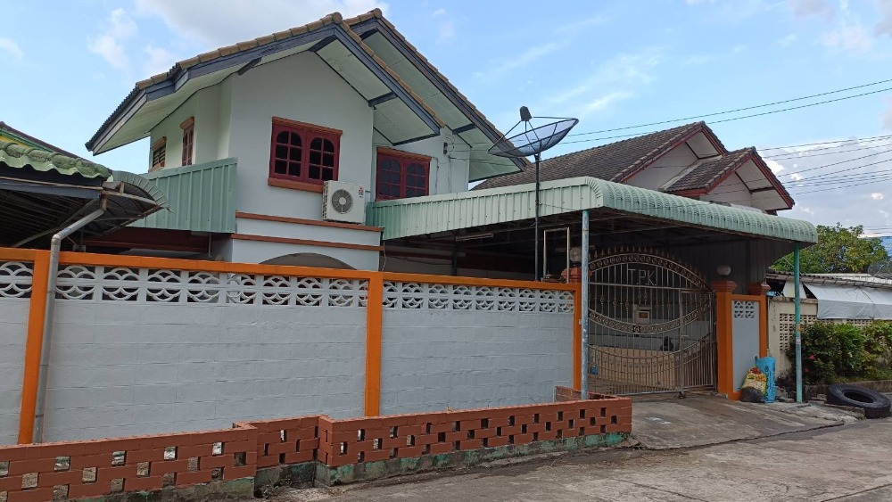 For SaleHousePhutthamonthon, Salaya : 2 -story house for sale in modern style, 5 bedrooms, spacious on an area of ​​106 square wah in Rom Pradu Village, Nong Khaem District, next to Phutthamonthon Sai 4 Road.