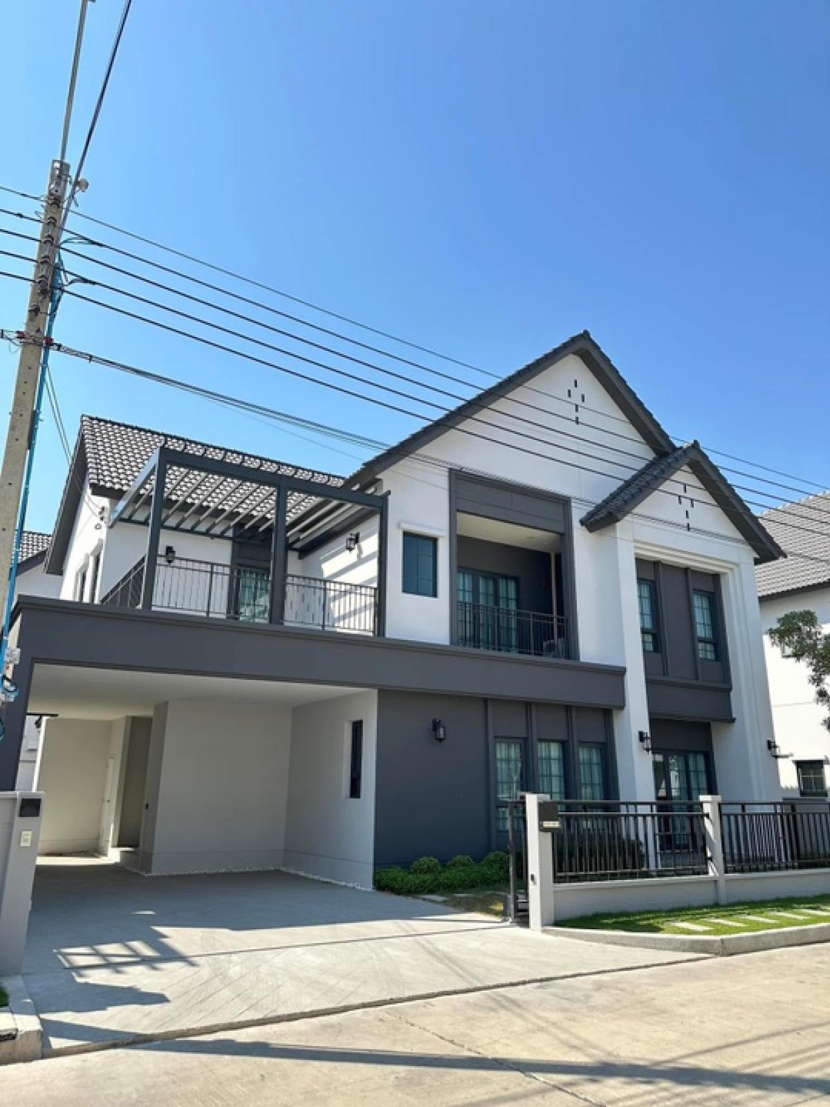 For RentHouseSamut Prakan,Samrong : SN888115 Centro Bangna (Phase 2) 📣 Beautiful house number Turning north 📣 The largest size house of the project