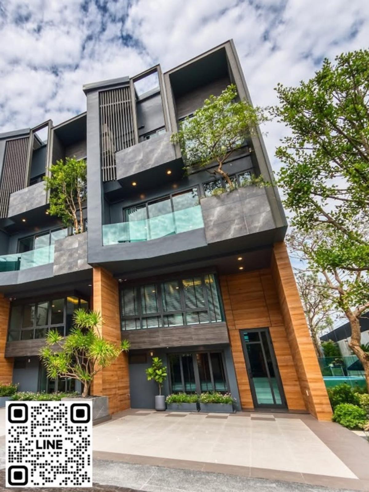 For SaleTownhouseLadprao, Central Ladprao : 🌃 Luxury Townhome for Sale: THE EIGHT Chatuchak-Ratchada
Located in Ladprao Soi 1, near Central Ladprao and BTS Ha Yaek Lat Phrao