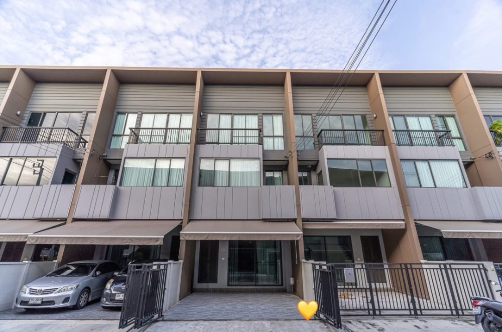 For RentTownhouseRama5, Ratchapruek, Bangkruai : 3-storey townhome rental, Ratchapruek Mueang, 152 square meters, free furniture and electrical appliances near Central West Ville, only 35,000-./Month