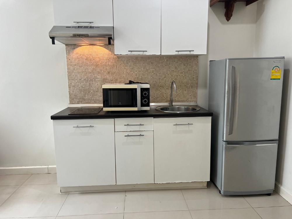 For SaleCondoOnnut, Udomsuk : Condo for sale at Condo condominium in Soi Sukhumvit 101/1 900 meters from BTS Punnawithi/Udomsuk The duration of walking from the condo to BTS for 10-15 minutes.