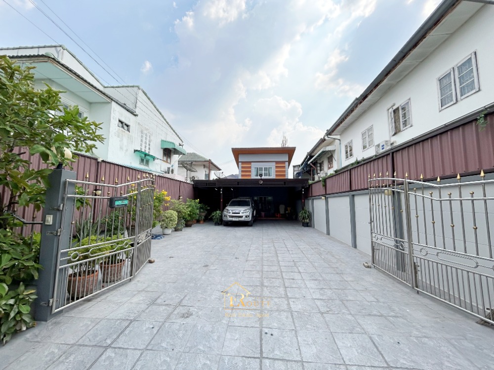 For SaleTownhouseVipawadee, Don Mueang, Lak Si : 🎇 Sell 2 -story detached house, 2 rear 🎇 Land area 97.2 sq.w., Krita Village Soi Pracha Uthit, Songprapha Road, Don Mueang, near Don Mueang Airport Near the red line