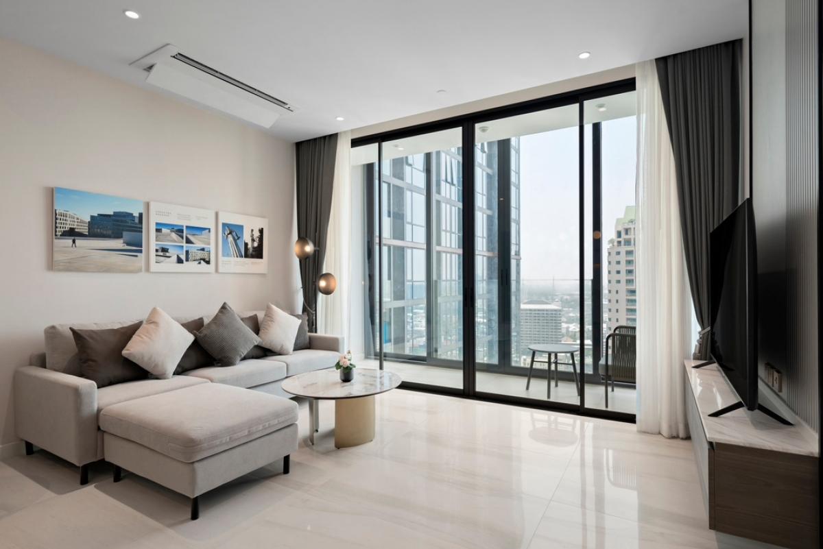 ให้เช่าคอนโดสาทร นราธิวาส : Luxury condominium on Sathorn Tai Road